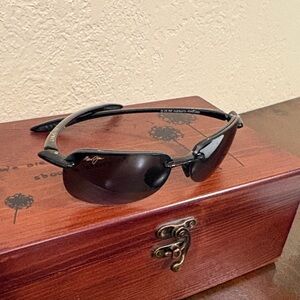 Maui Jim MJ 408-02 'Sandy' Black Polarized Rimless Sport Sunglasses Unisex